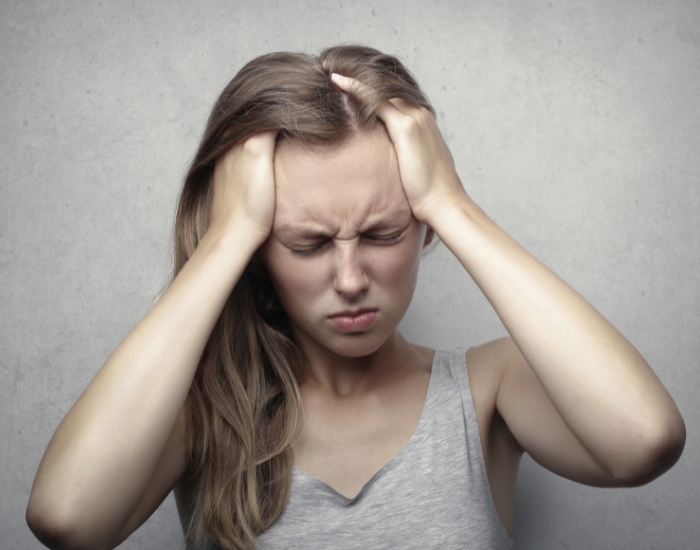 Severe headache and nausea emergency symptoms