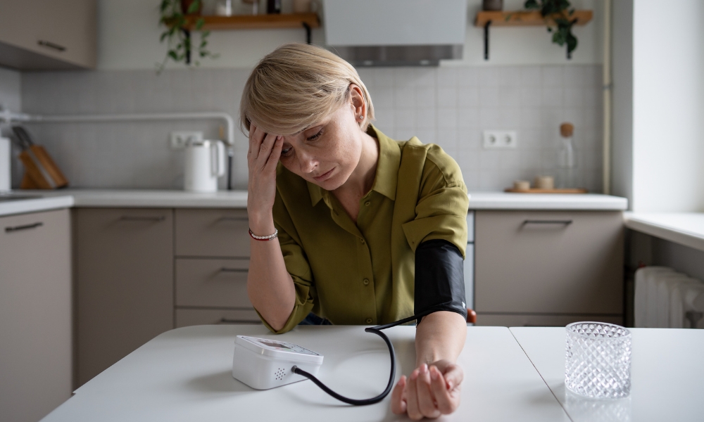 High blood pressure headache brain blood vessel pressure illustration emergency care Houston